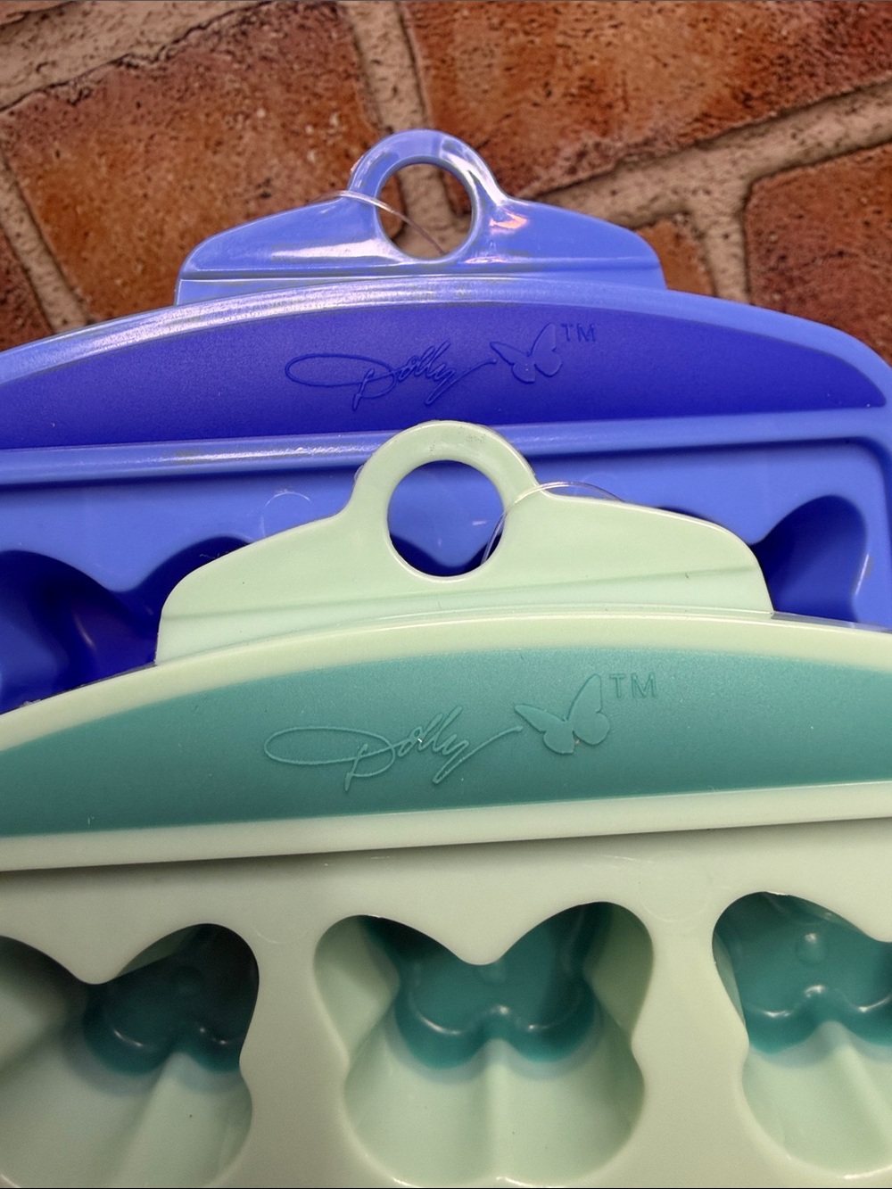 Dolly Parton Butterfly Ice Trays - Picture 4 of 5